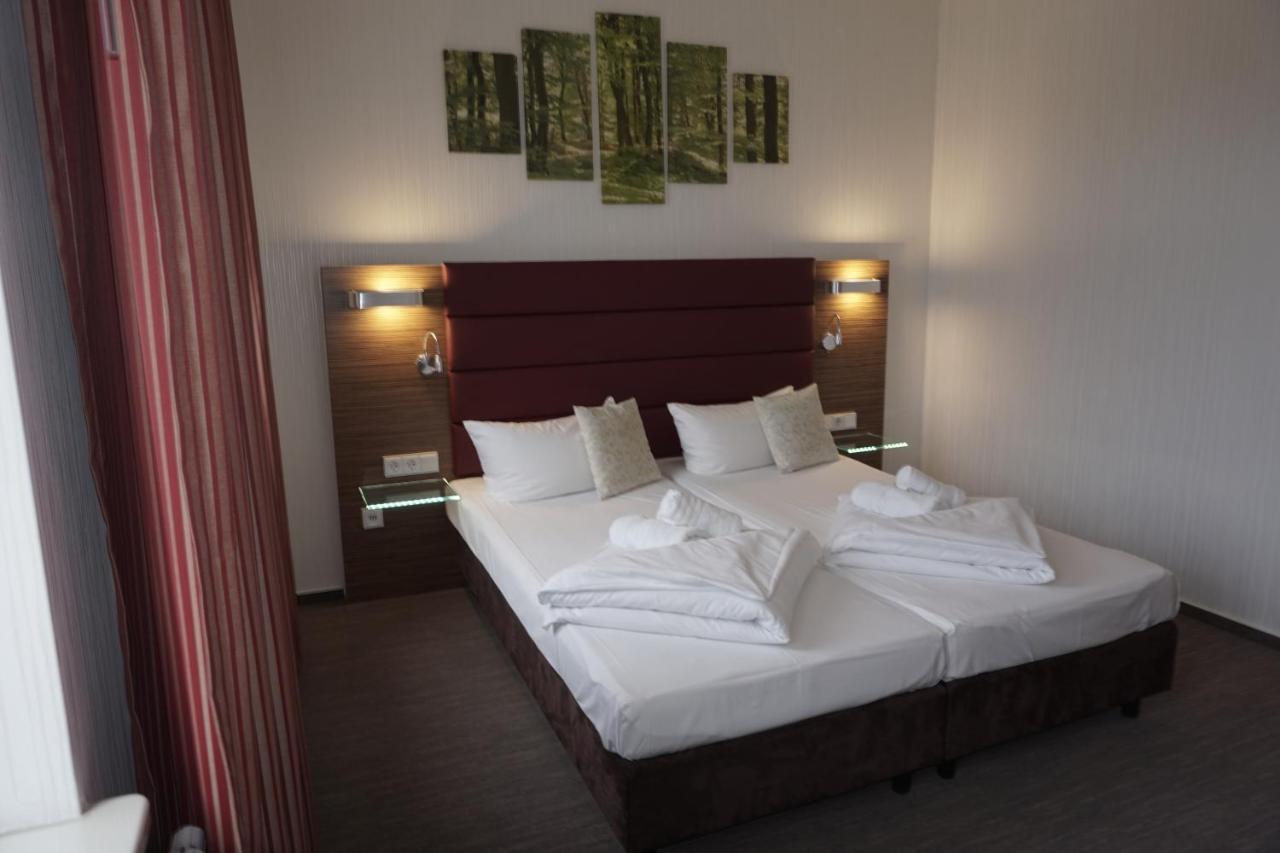 Hotel Und Restaurant Zum Deutschen Hause Lübbenau Eksteriør bilde
